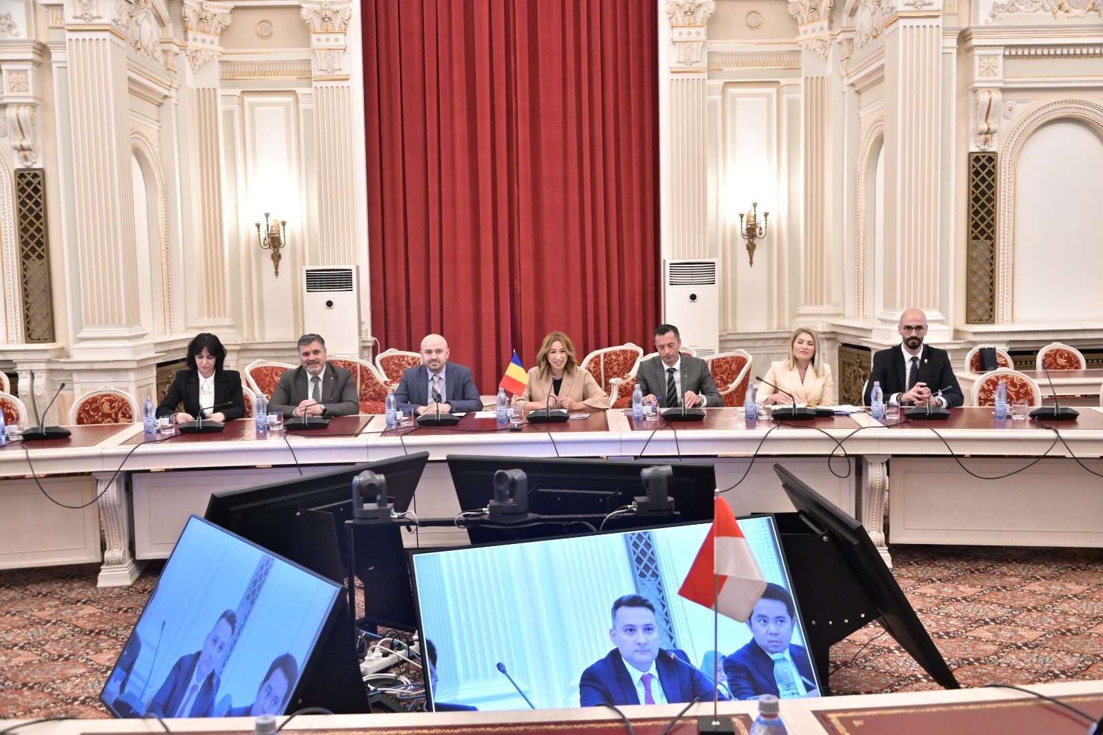 Întrevederea senatoarei Alexandra Presură, președinta Grupului parlamentar de prietenie cu Republica Indonezia din cadrul Parlamentului României și a membrilor Grupului, cu o delegație parlamentară indoneziană, condusă de Ir. H. Sahidin, președintele Grupului omolog din cadrul Parlamentului Republicii Indonezia